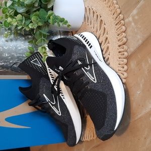 Brooks Levitate StealthFit GTS 5 Womans Size 8.5 New Athletic Running